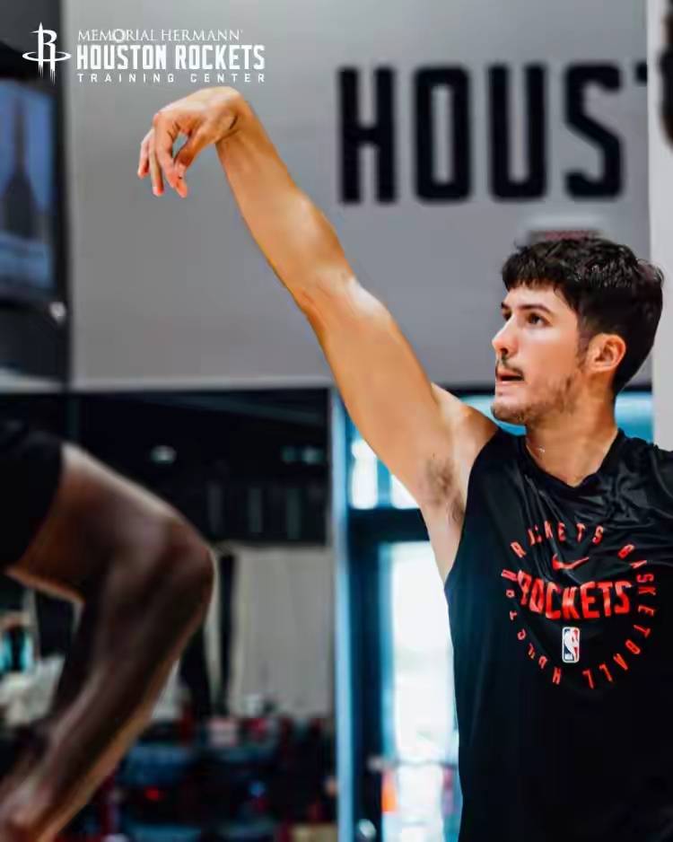 九游娱乐-关于休斯敦火箭发布备战花絮；国际比赛日手感冰凉；CBA常规赛任务艰巨；训练强度明显提升的信息